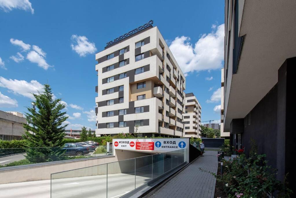 Labyrinth Apartment - Free Parking Space Included Varna Luaran gambar